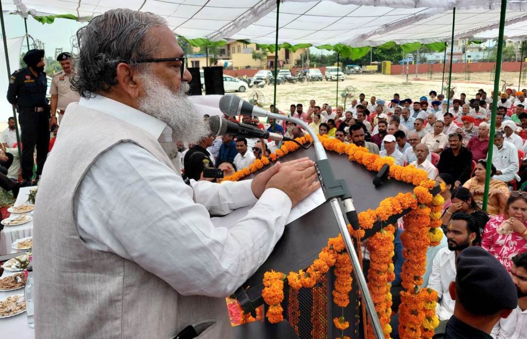 सिर्फ पेड़ लगाना ही हमारा फर्ज नहीं है उनकी रक्षा करना भी हमारा फर्ज है ऊर्जा मंत्री अनिल विज